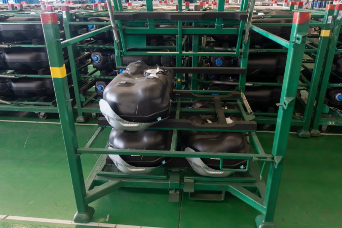 ¿Tanque de gasolina sucio?, aprende a limpiarlo tú mismo