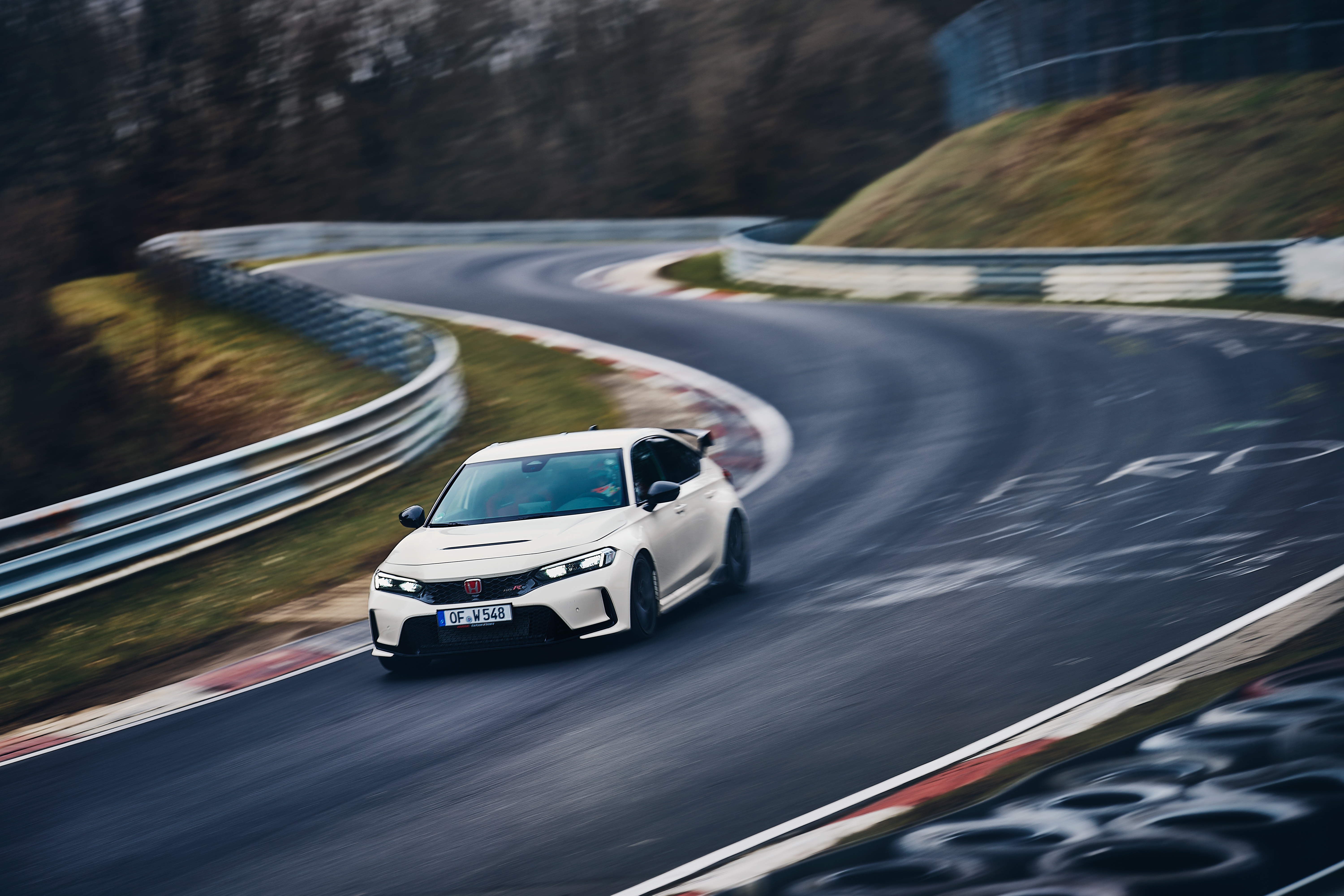 Corolla GR vs. Civic Type R: ¿Cuál es el deportivo perfecto?