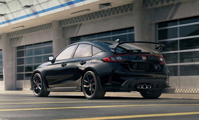 Corolla GR vs. Civic Type R: ¿Cuál es el deportivo perfecto?
