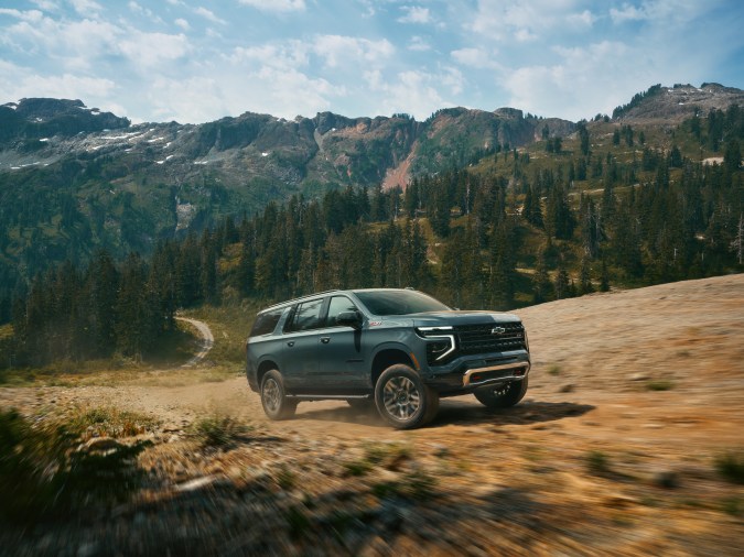 Chevrolet Suburban y Tahoe 2025 se actualizan para seguir dominando