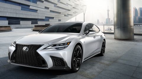 Lexus LS 500 2025: ratifica su elegancia y potencia