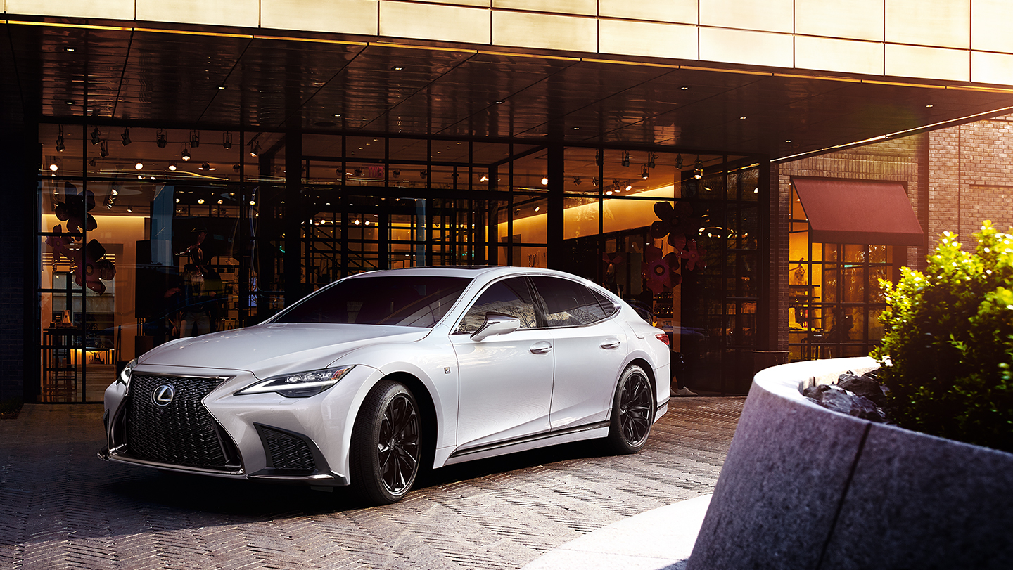 Lexus LS 500 2025: ratifica su elegancia y potencia