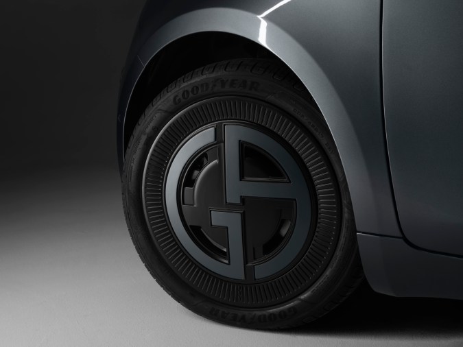 Fiat resalta la elegancia del 500e con la edición Armani