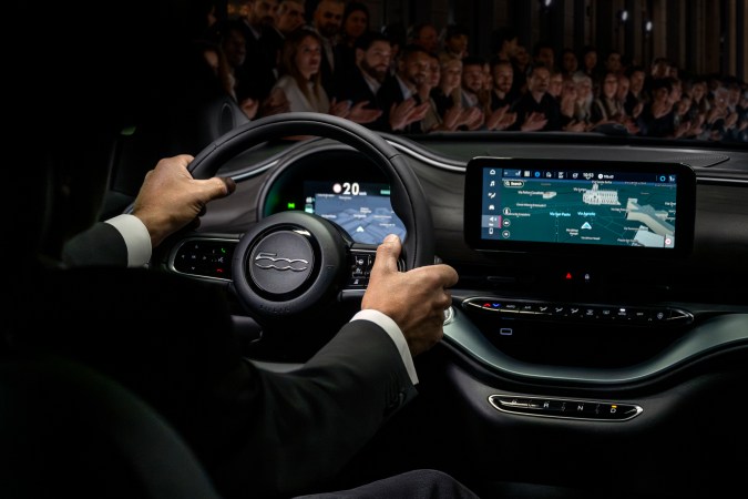 Fiat resalta la elegancia del 500e con la edición Armani