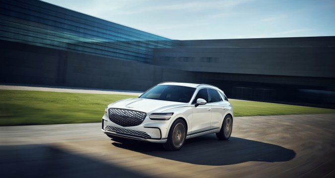 Genesis GV70 2026 se renueva con una elegancia deportiva
