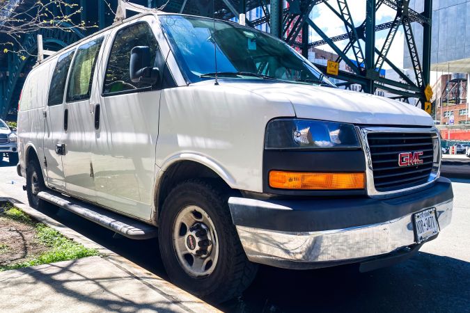 GMC Savana 2025: la furgoneta que sigue fiel a sus inicios