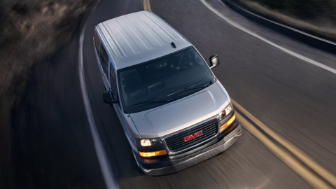 GMC Savana 2025: la furgoneta que sigue fiel a sus inicios