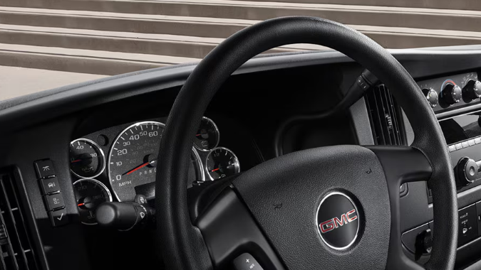 GMC Savana 2025: la furgoneta que sigue fiel a sus inicios