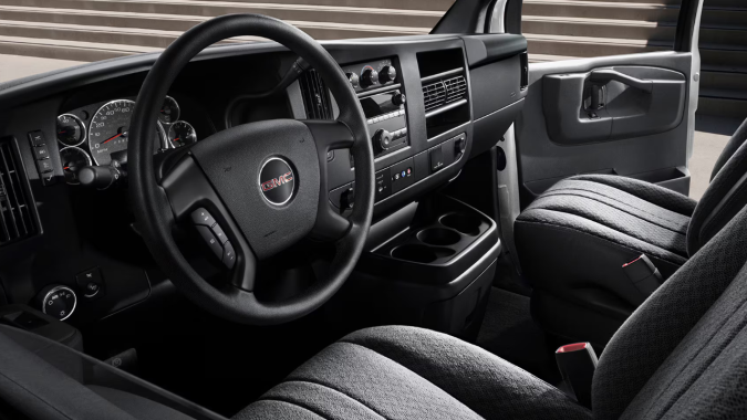GMC Savana 2025: la furgoneta que sigue fiel a sus inicios