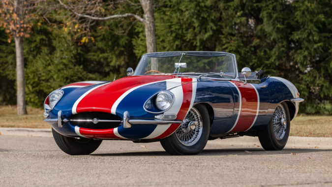 El icónico Jaguar E-Type de Austin Powers será subastado