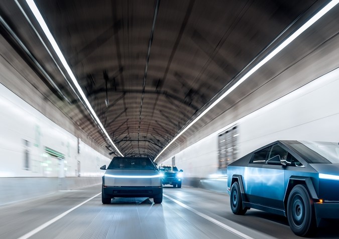 Tesla Cybertruck vs Hummer EV: ¿Cuál es la mejor EV?