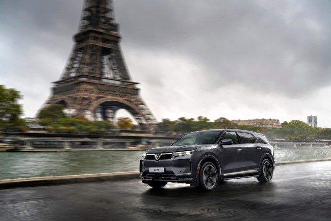 VinFast VF9 hace sus primeras entregas en Estados Unidos