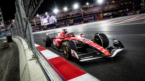 ¿Por qué los coches de Formula 1 no tienen luces delanteras?