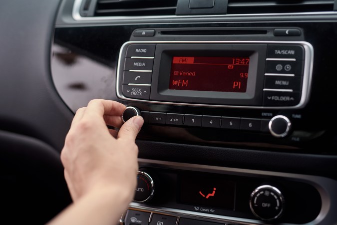 Cómo resetear la radio de la camioneta: código de desbloqueo