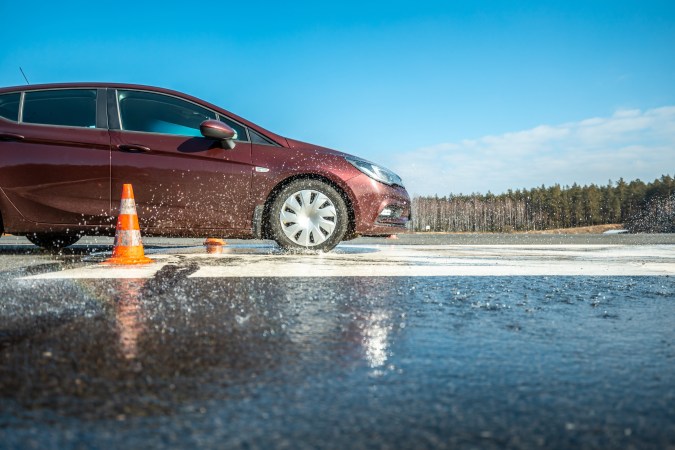 Qué es el Sistema de Control de Tracción del auto (TCS)