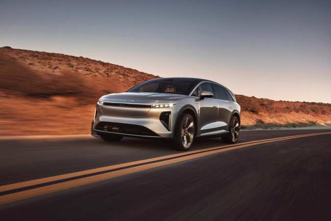 Lucid expande su gama con el nuevo SUV Gravity Grand Touring