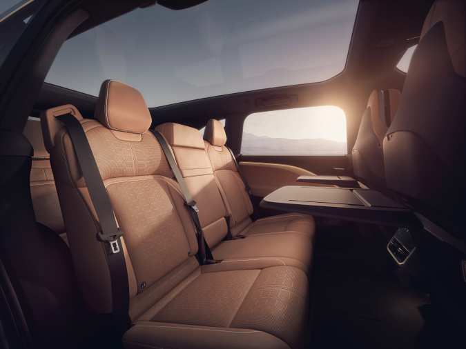 Lucid expande su gama con el nuevo SUV Gravity Grand Touring