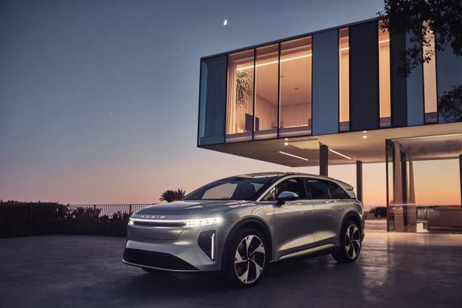 Lucid expande su gama con el nuevo SUV Gravity Grand Touring