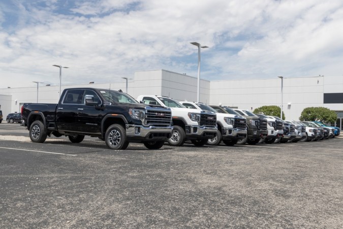 GM retira 130.000 pick-ups por fallo grave en puerta trasera