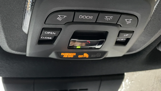 Qué es el sistema HomeLink de Toyota y cómo programarlo