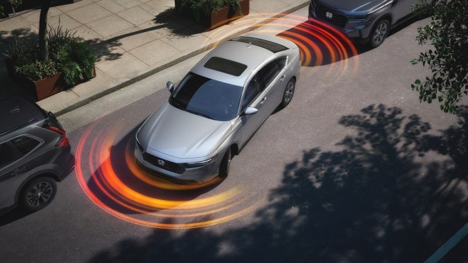 El mejor sedán mediano de 2025: Honda Accord o Toyota Camry