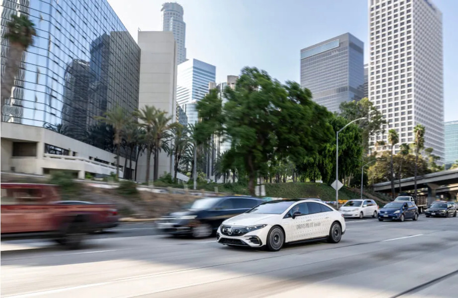 Mercedes-Benz Drive Pilot: conducción autónoma a alta velocidad