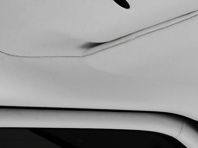 El Papa Francisco recibe el primer Papamóvil eléctrico por Mercedes-Benz