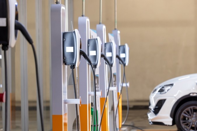 Mitos y realidades sobre el agua destilada en baterías