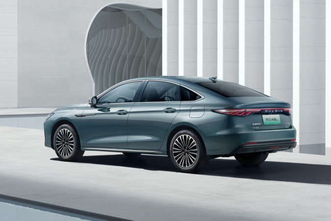 2.400 km de autonomía: Nuevo récord Guinness para un híbrido