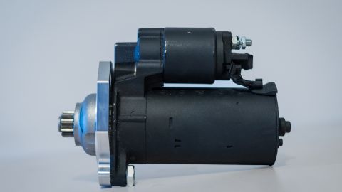 Con qué parte del motor ensambla el motor de arranque: cómo ubicarlo