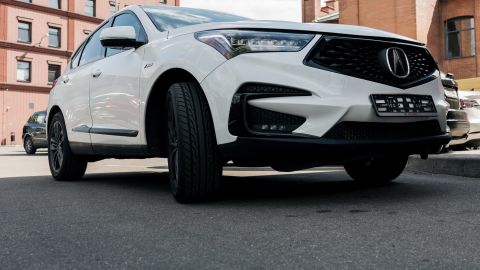 Cómo saber el color de llantas de mi Acura 2023