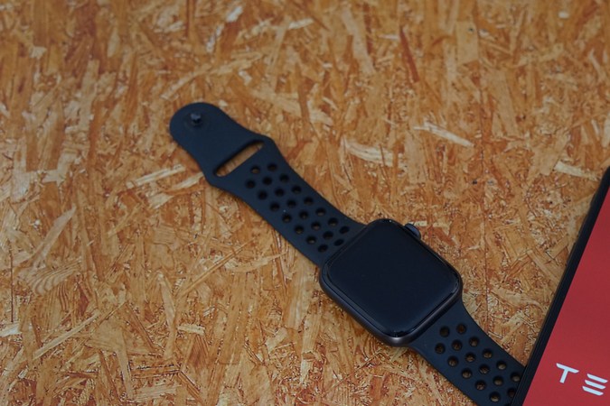 Tesla lanza una app que convierte al Apple Watch en una llave inteligente