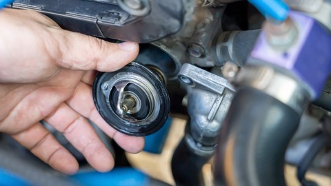 Eliminar el termostato: ¿Bueno o malo para el motor?