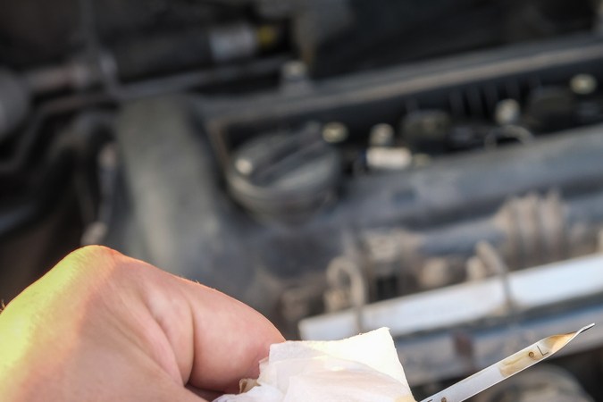 ¿Qué pasa si ando sin la varilla de aceite?