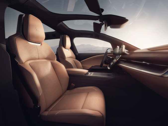 como es el interior del lucid gravity