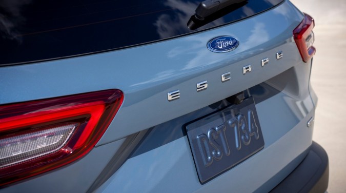 Ford retira 20,000 Escape y Corsair por fallo en la batería