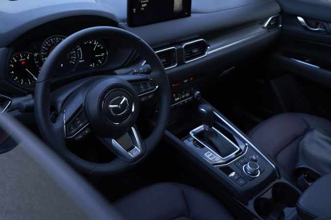 Mazda CX-5 2025: un SUV compacto que sigue brillando