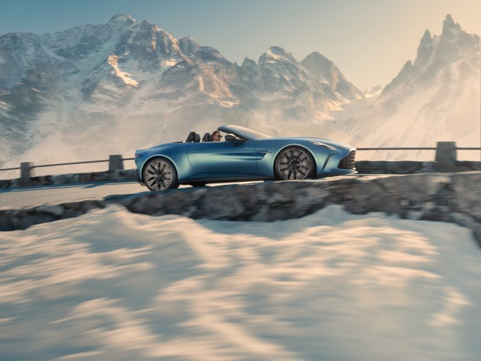 Aston Martin Vantage Roadster: aventuras para altas velocidades