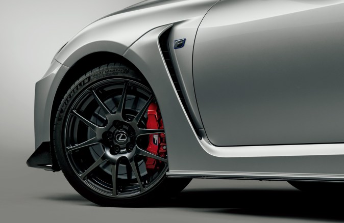 Lexus despide al RC con una versión final para 2025