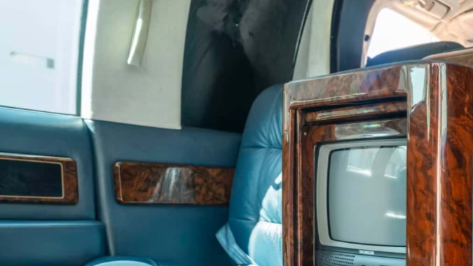 Limusina blindada usada por el expresidente Bill Clinton a subasta