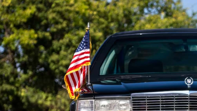 Limusina blindada usada por el expresidente Bill Clinton a subasta