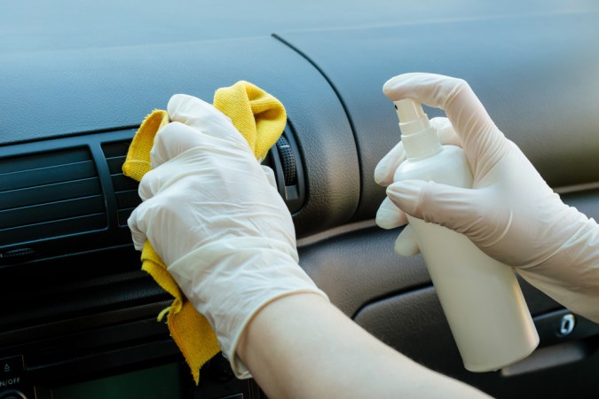 Silicona para carros: para qué sirve y cómo usarla