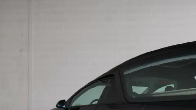 Un Tesla Model 3 fue modificado para llevar un ataúd