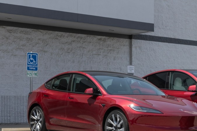 Nuevas amenazas de Trump para los autos eléctricos en EE.UU