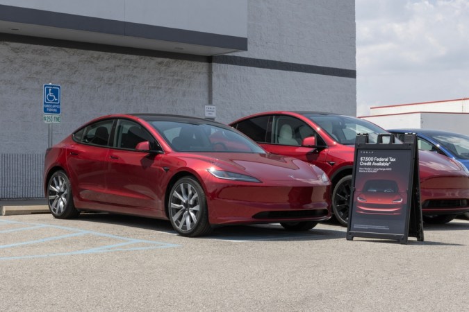 Nuevas amenazas de Trump para los autos eléctricos en EE.UU