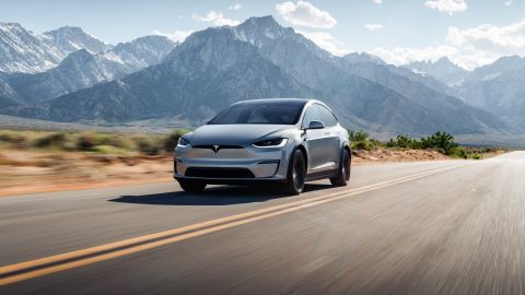 Valor de Tesla en picada tras caída de $15 mil millones