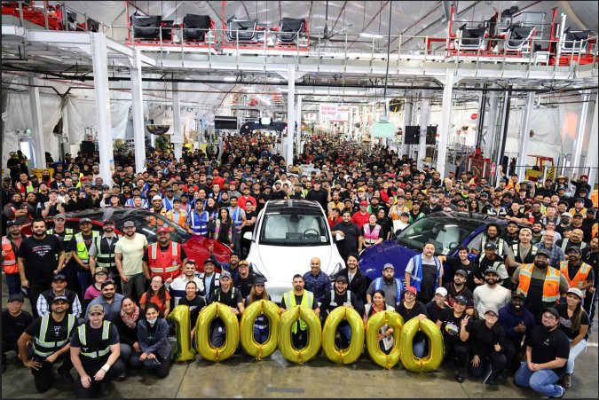 Valor de Tesla en picada tras caída de $15 mil millones