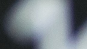 El sistema ABS impide que las ruedas del auto se bloqueen cuando debes frenar repentinamente, reduciendo el riesgo de que sufras un accidente de tránsito.