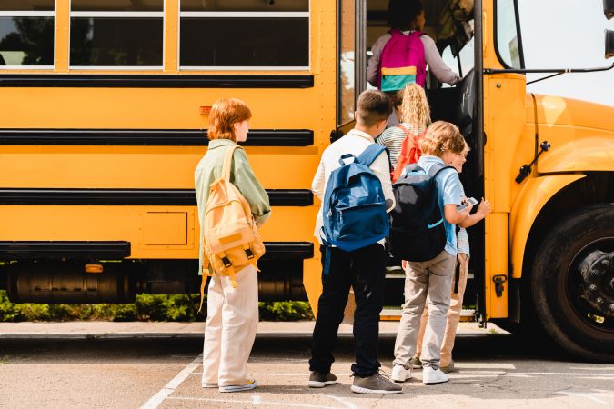 Sobrepasar a un autobús escolar en New York