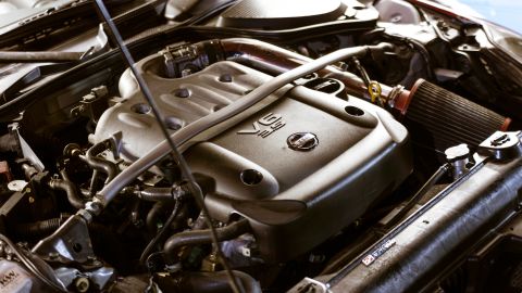 Cuántos cuartos de aceite lleva un motor v6